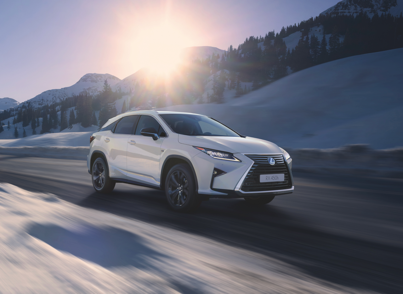 Lexus RX 450h driving in the snow