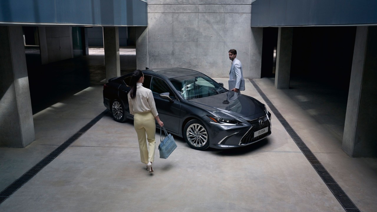 2024-lexus-es-owner-benefits-1920x1080-310325